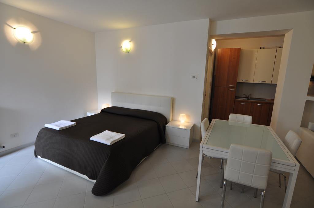 Apartahotel Easy - And Navigli 2*